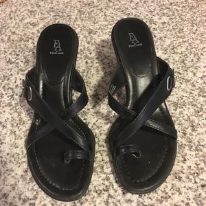 Women’s Black Strappy Heels EUC